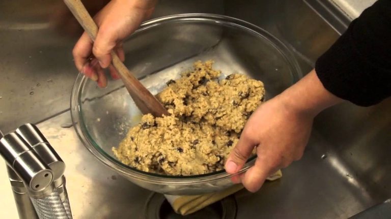 60-Second Video Tips: Get a Grip on Kitchen Tasks