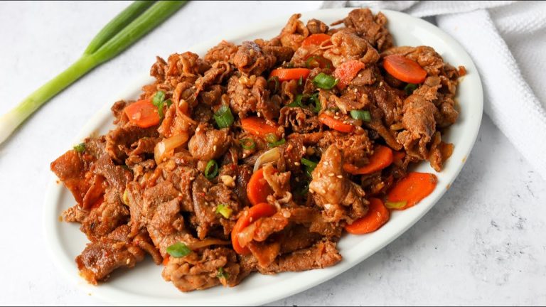 25-min. Easy Korean Spicy Pork (Jeyuk Bokkeum)