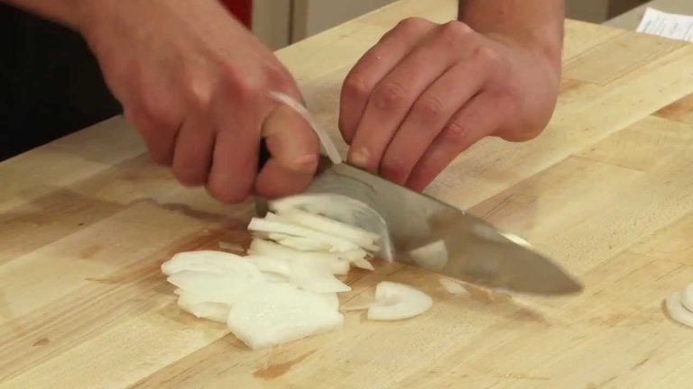 60-Second Video Tips: Is Your Knife Sharp Enough?