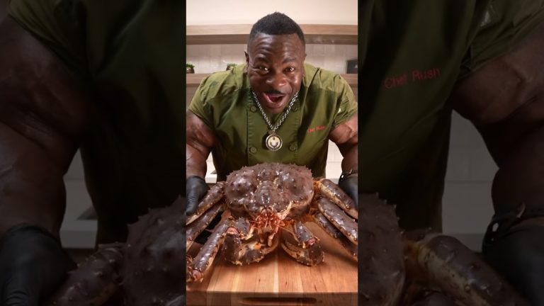 CRABBY FRIDAY 🦀 @albert_cancook ! #shortsvideo #seafood #pizza #food #recipe #foodie