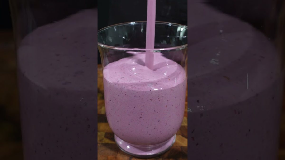 BLUEBERRY BANANA COCONUT SMOOTHIE 🥥🥤a refreshing boost of energy! #shorts #asmr #recipe