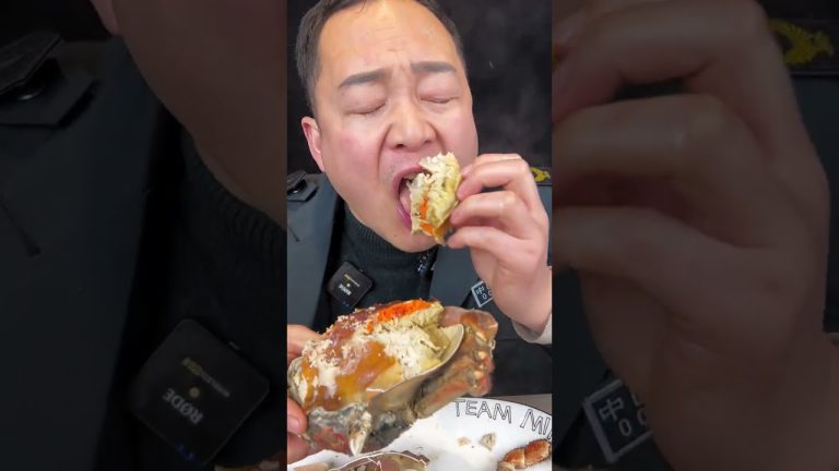 Eating sea crab is delicious. #porkhock #bbq #cheffood #food