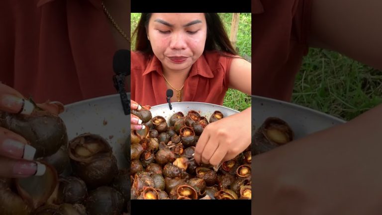 snail fried so yummy , snails recipe , seafood snails #shorts #short #eating 67