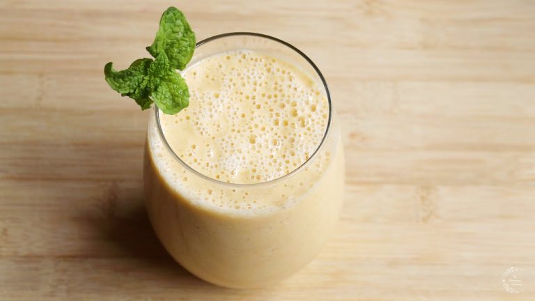 Easy Breakfast Smoothie | Peaches and Cream Smoothie Recipe | The Sweetest Journey