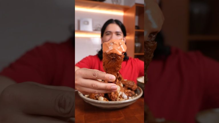 Ayam Goreng Bawang Putih w/ Sambal Aioli  🍗🧄 (Garlic Fried Chicken) #asmr #cookingasmr