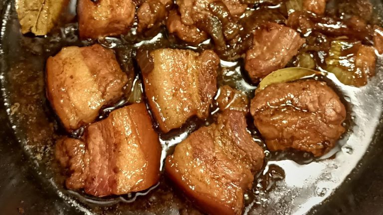 Simple and Easy Pork Adobo Recipe | How to cook pork in soy sauce and vinegar Filipino way