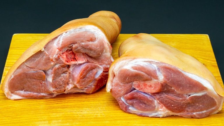 Only my brother-in-law cooks pork knuckle like this. Try this special recipe!