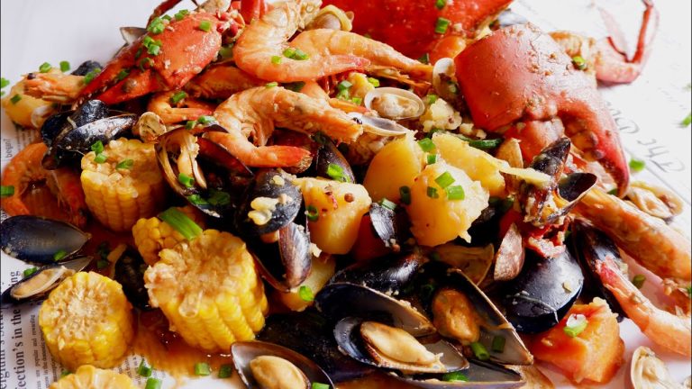 Party Perfect Recipe! One Pot Chinese Spicy Seafood Platter 香辣海鲜拼盘 Asian Crab Boil w/ Shrimp Clams