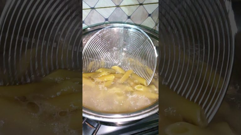 New and easy pasta sticks recipe #pasta #pastarecipe #foodshorts #cooking #yummy #crispy #macaroni