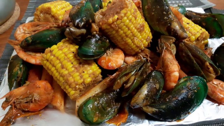 #mixedseafood #easyseafoodrecipe  #butter #garlic Mixed Seafood Recipe | Simply de-LIC-ious_ph