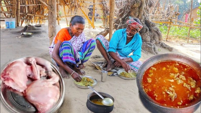 CHICKEN CURRY cooking & eating by our santali tribe grandmaa || chicken curry recipe