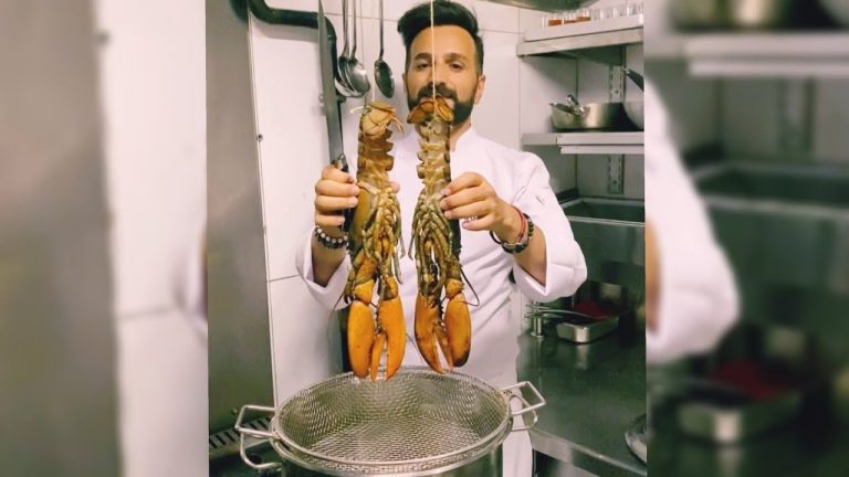 The most precious of the seas is lobster / Faruk Gezen
