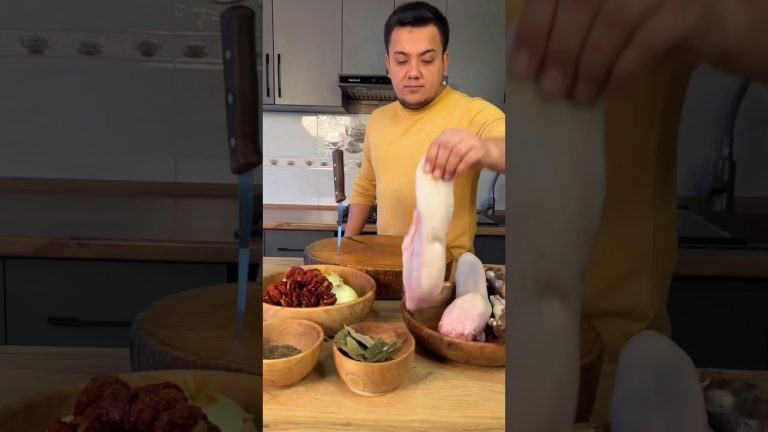 Приготовление вкусного блюда из говяжьего языка #streetfood #cooking #ytshorts #shortsvideo #shorts