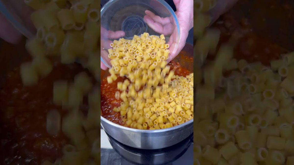 ✨ PASTA e FAGIOLI SUPER SAPORITA…voi come la preparate?😍 #shorts #giallozafferano #pastafagioli
