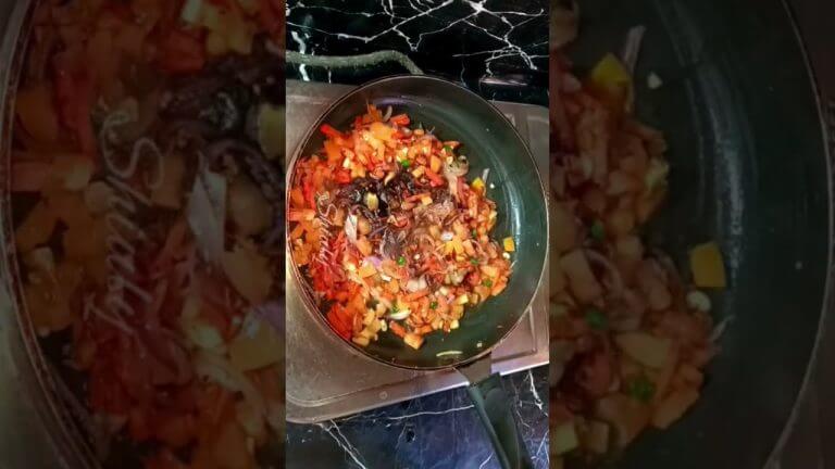 Easy Veg Macaroni Pasta #shorts #shiulygaikwad #viral #recipe #cooking #trending #indianrecipe