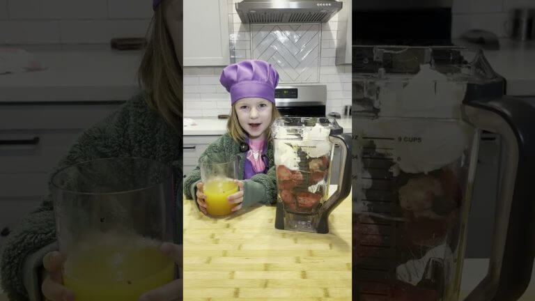 Joy's Famous Fruit Smoothie #food #shorts #kids #cute #cooking #funny #honeyimahomechef #smoothie