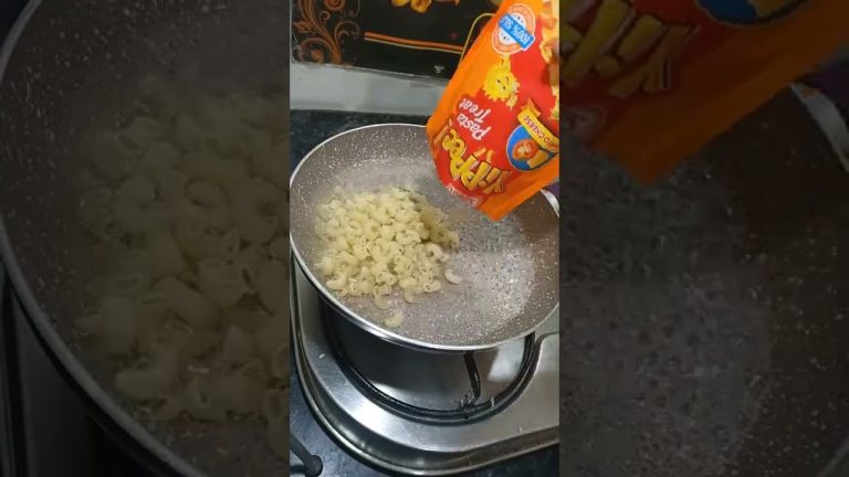 YiPPee!!! Pasta Treat TOMATO CHEESE REVIEW #shorts #ytshorts