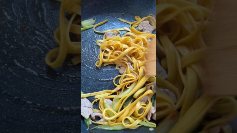 Stir fried noodle with pork #fpy #fpyシviral #fpyシ #viral #cooking #chef #shorts #recipe #trending