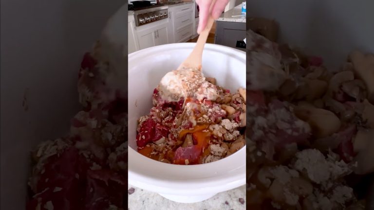 SUPER Easy Crock Pot Beef Stroganoff Recipe! | #shorts #recipe #crockpot #beefstroganoff