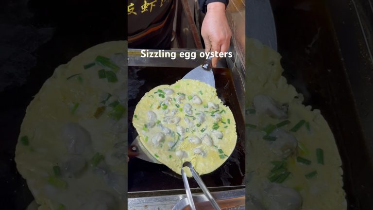 Sizzling egg oysters #food #seafood #streetfood