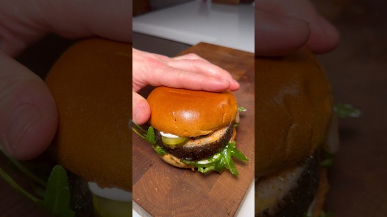 DARNE BURGER 🍔😍#darne #saumon #salmon #steak #fish #burger #fishburger #cuisine #cook #cooking