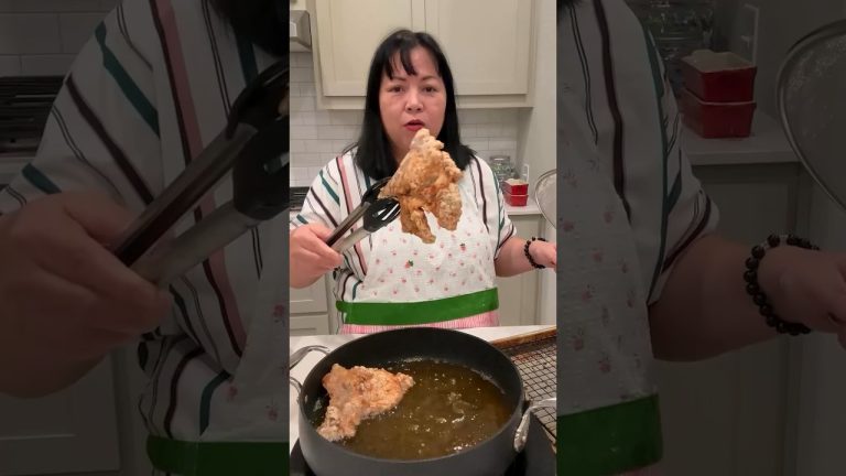 Get the technique  to crispilicous and juicilicious pork chops! #shorts #velveting #pork