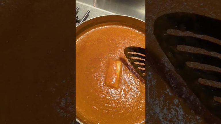 🍝 Elevate Your Pasta Game! Unlock the Secret to Authentic Italian Tomato Sauce 🍅