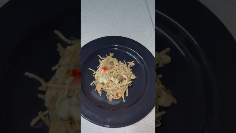 Quick spaghetti Recipe 🍝 #pasta #spaghetti #recipe #shorts #recipe #india #cheesy #whitesaucepasta