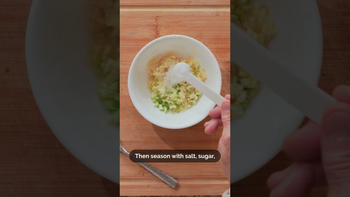 🦐 How to make Steamed Garlic Shrimp on Vermicelli Noodles (蒜蓉蒸蝦)! #Shorts
