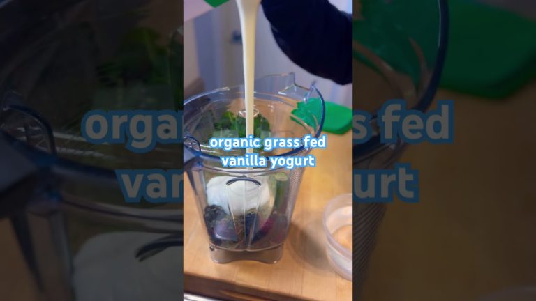 Make a healthy PBJ smoothie with me 🥜🫐🍌