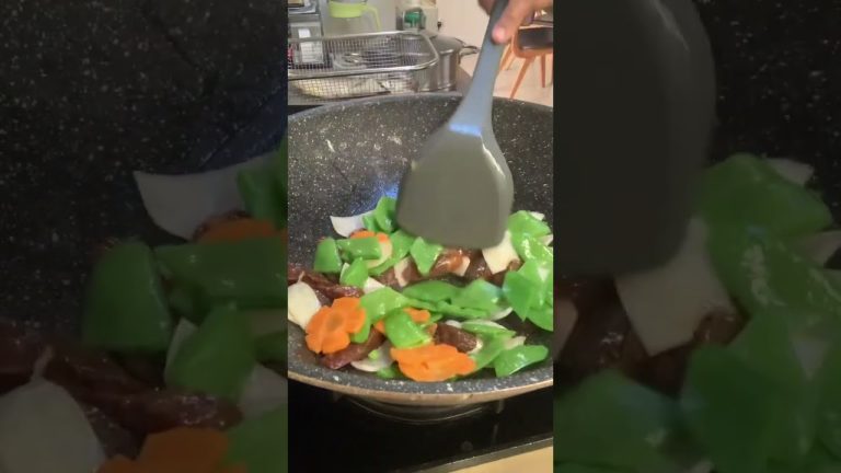 #bawangbombay#wortel#kacangkacangan#chinesefoodcooking#yummygoodness#dinnerrecipe#shrots#shrotsvideo