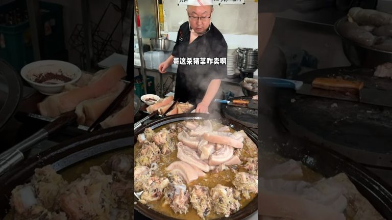 20一份的殺豬菜 還加了一根大骨頭