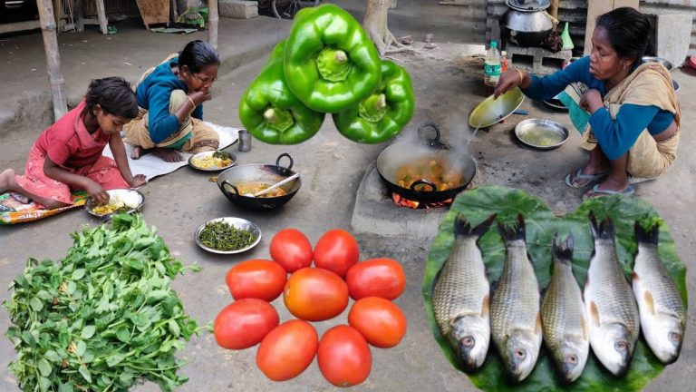How santali TRIBAL MOTHER & DAUGHTER cooking & eating ROHU FISH curry recipe with CAPCICUM, shakvaja