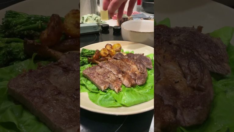 Why is blue cheese so good with steak? #recipe #easysteakrecipe #quickrecipe