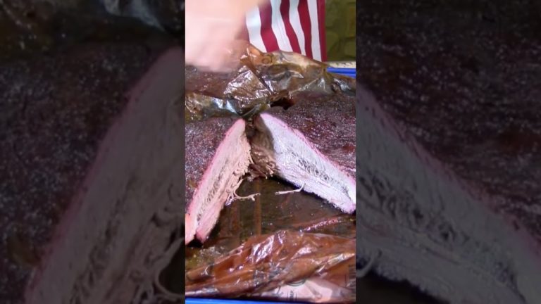 Why Do They Squeeze Their Brisket??? #beef #bbq #brisket