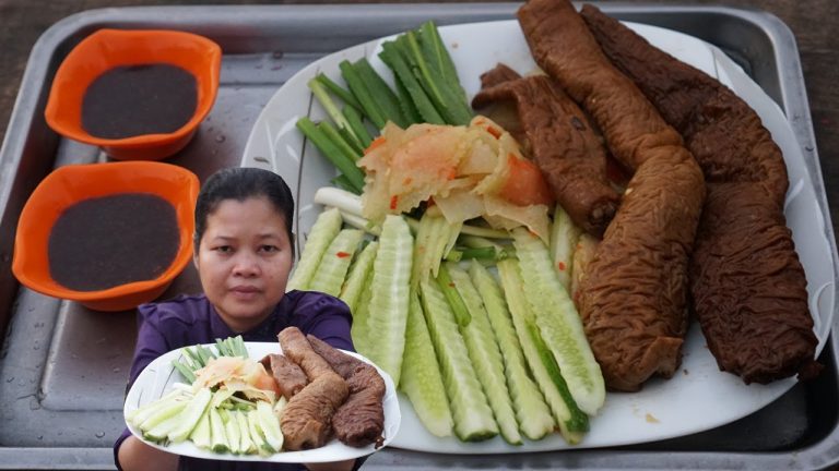 Cooking pork intestine for Chinese food eating yummy  –  Simple cooking channel