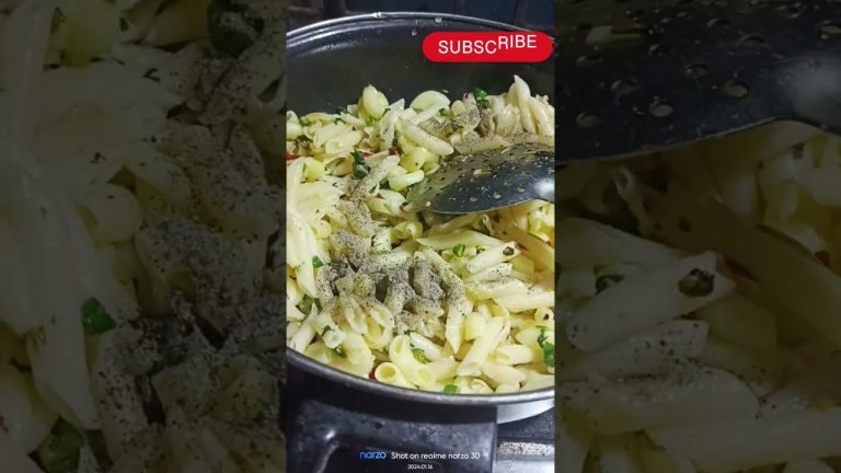 Satisfy Your Cravings with this Viral Garlic Chilli Pasta Recipe#shorts#viral