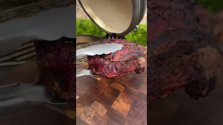 Grill.That.Tomahawk. Make a tomahawk on The Bastard. #bbq #food #bbqlovers #kamado #tomahawk