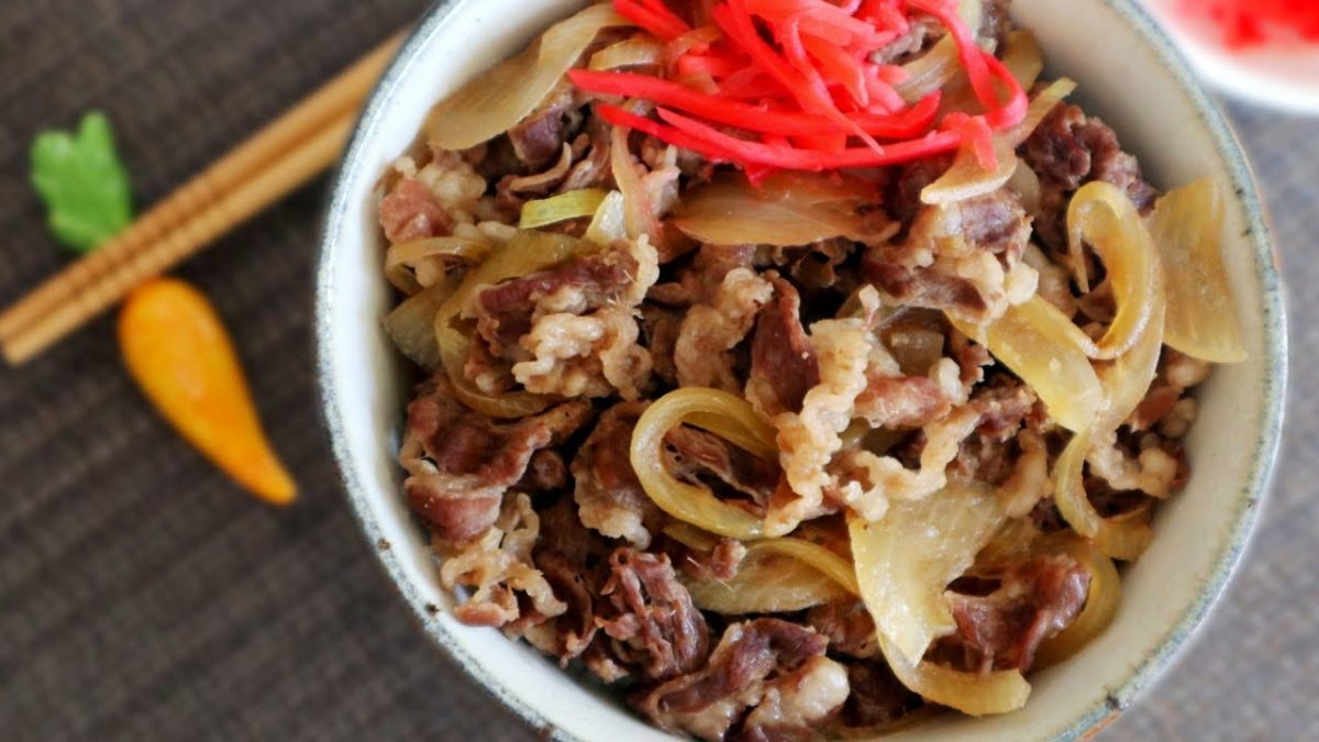 Japanese Beef Bowl Recipe. [ Gyudon YOSHINOYA Style ] 牛丼(吉野家風)レシピ(作り方) Japanese cuisine dinner