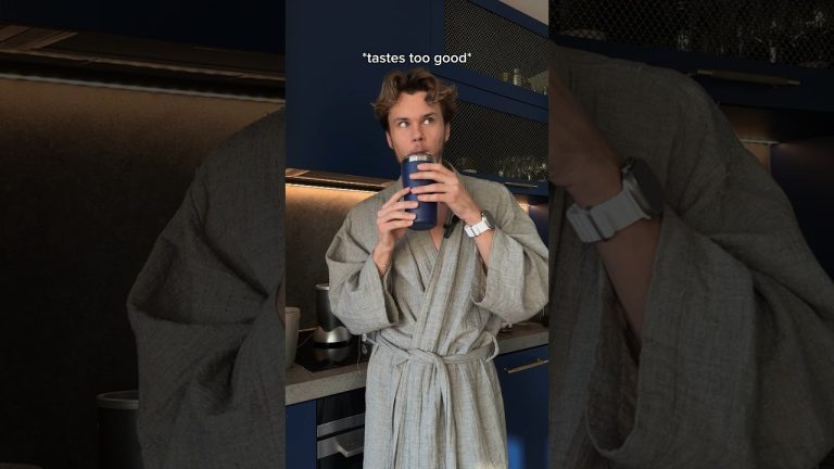 Breakfast protein smoothie recipe! #recipe #proteinshake #breakfast #smoothie