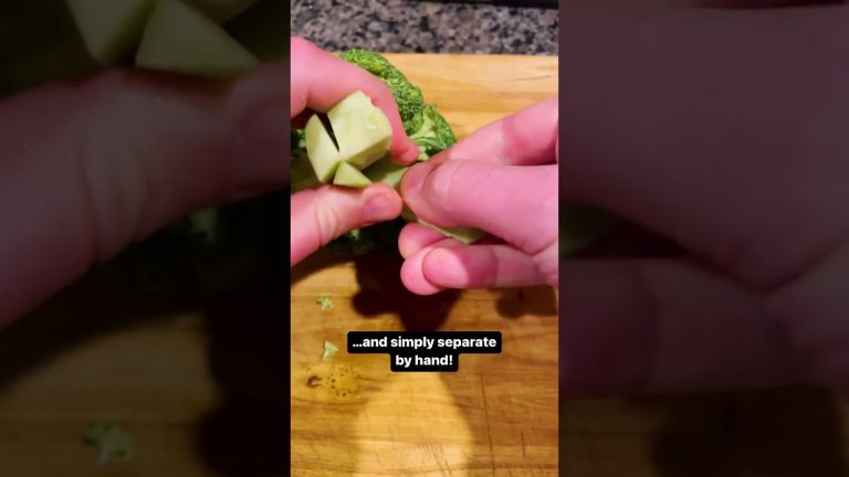 Cleaner Way To Cut Broccoli 🥦 #Shorts