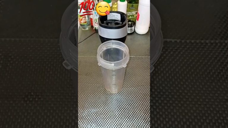 A Quick High Protein Peanut Butter Smoothie. 🥜 😋 #healthy #smoothie  #recipe #yummy #lunchtime