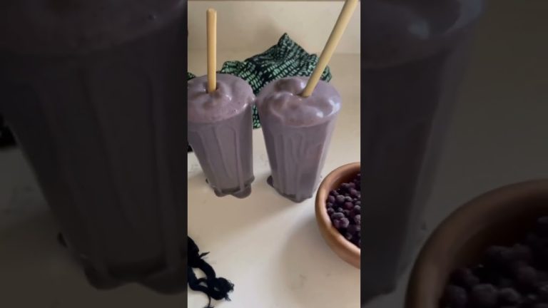 Smoothie vibes, all day, everyday! -#smoothierecipes #smoothie #sarong #lifestyle  #fruits #healthy