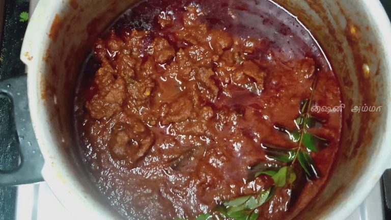 Beef Kulambu Seivathu Eppadi | தேங்காய் வறுத்து அரைத்த பீப் குழம்பு | Beef Curry