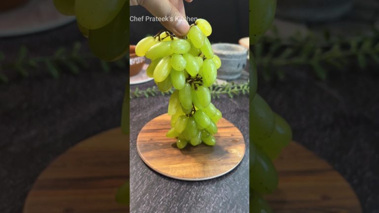 Angoor 🍇 se kya bana Diya 😻🍇…. #shorts #angoor #grapejuice #fruitjuice #summerdrink #drink #food