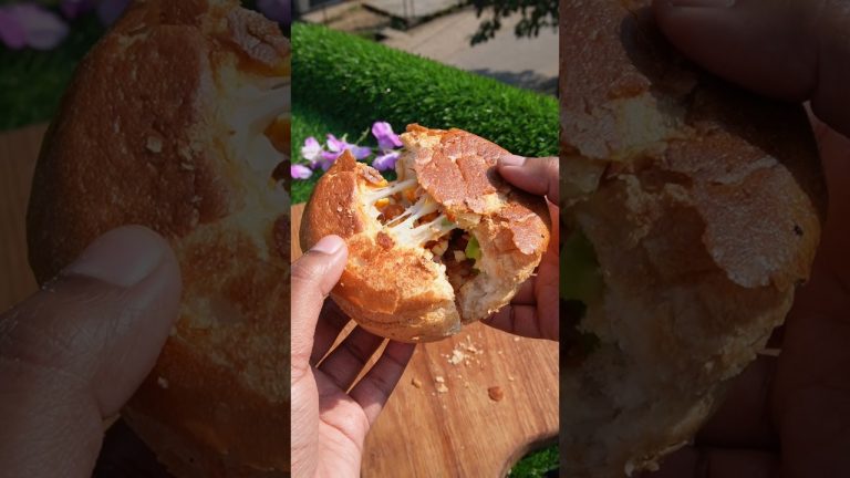 Kurkure Burger recipe #trending #youtubeshorts #viral #burger #kurkure #cheese #snacks #shorts #yt