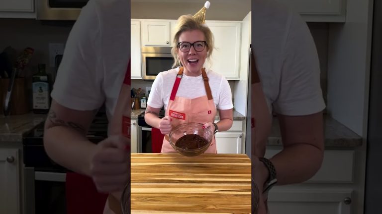 How to Fix Seized Chocolate: Kitchen Hack Advent Calendar Day 22 #Shorts