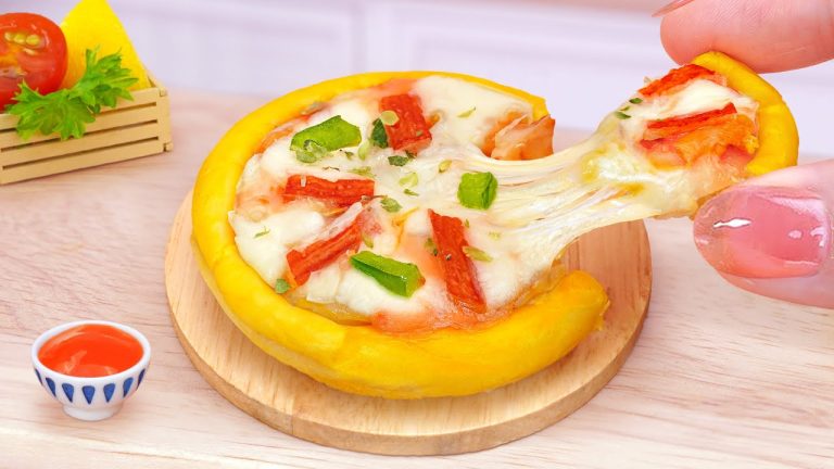 🦀How To Make The Best Miniature Spicy King Crab Pizza Recipe🍕 Seafood Pizza Tina Mini Cooking