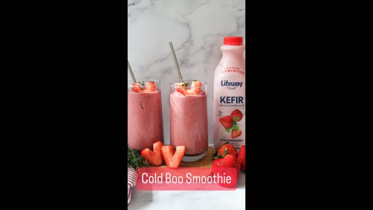 Cold Boo Smoothie! 🍓 #shorts #smoothie #smoothies #healthydrink #collagen #proteinpowder #fruit