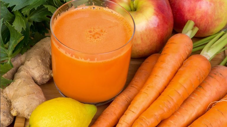 Make This Healthier Than Ever Carrot Smoothie You Won't Believe What's In it!